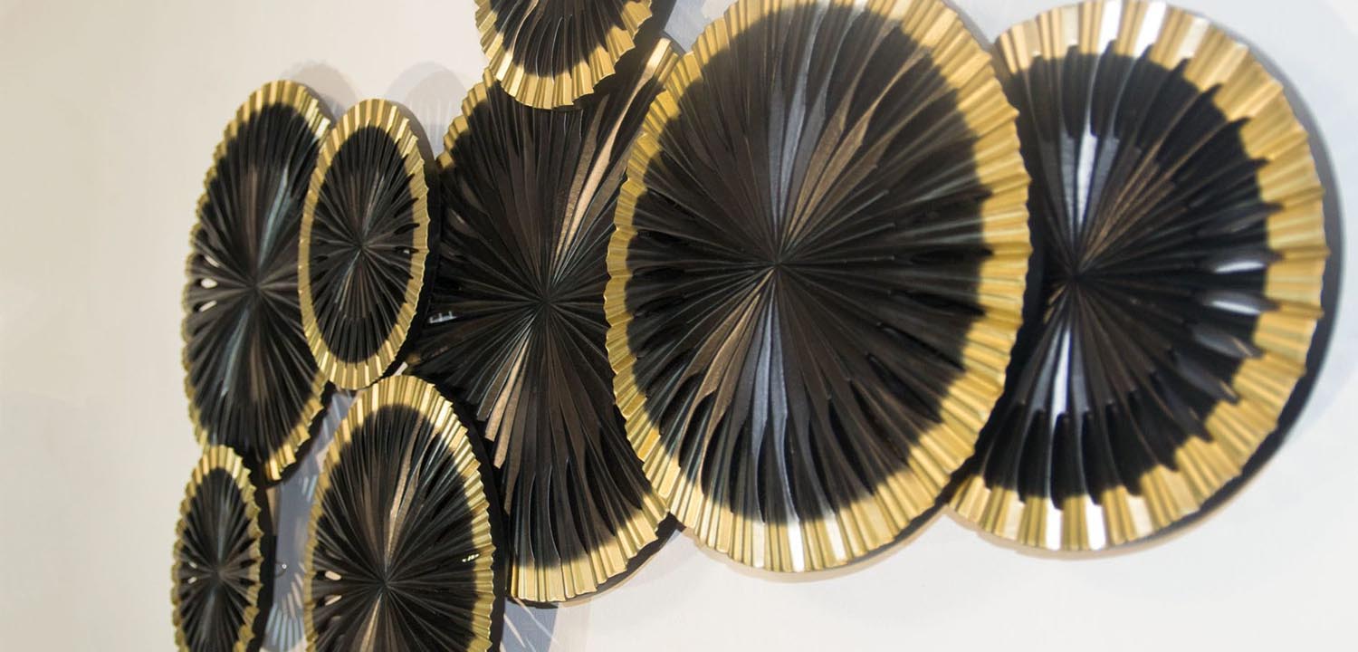 Арт-объект Apollo Black and Gold Wall Plaque Disc gap 8 - фото