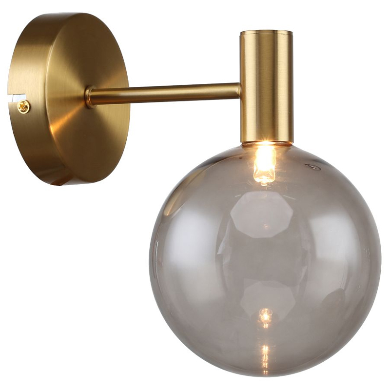 Бра с выдувным плафоном коньячного цвета Carmella Globe Brass Латунь Коньяк в Уфе | Loft Concept 