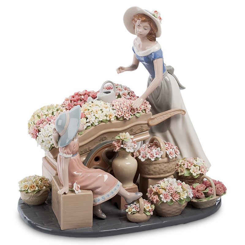 Статуэтка фарфоровая Девушка и маленькая девочка с цветами Charming Statuette Белый Розовый Серо-голубой Зеленый Бежевый Серый в Уфе | Loft Concept 