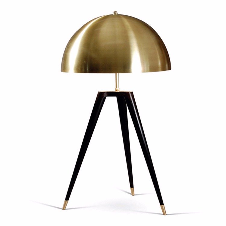 Настольная лампа Matthew Fairbank Fife Tripod Table Lamp Черный Глянцевое золото в Уфе | Loft Concept 