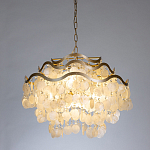 Люстра подвесная с белыми перламутровыми подвесками и изогнутыми золотистыми элементами Диаметр 60 см SHELL Chandelier варинант исполнения - 2 | Loft Concept в Уфе