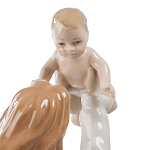 Статуэтка фарфоровая Девушка с ребенком Charming Statuette варинант исполнения - 1 | Loft Concept в Уфе