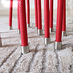 Дизайнерский журнальный стол с круглой прозрачной столешницей и основанием в виде красных металлических тросов Wires варинант исполнения - 3 | Loft Concept в Уфе