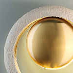 Бра с бежевым текстурным кольцом и латунным шаром в центре Tactile  варинант исполнения - 6 | Loft Concept в Уфе