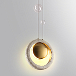 Подвесной светильник с бежевым текстурным кольцом и латунным шаром в центре Tactile  варинант исполнения - 7 | Loft Concept в Уфе