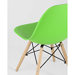 Пластиковый стул на ножках из массива бука Eames Light Green варинант исполнения - 3 | Loft Concept в Уфе