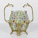 Ваза белого цвета из фарфора с ярким цветочным узором и бронзовыми ручками в виде ветвей Eden Garden porcelain and bronzeм варинант исполнения - 3 | Loft Concept в Уфе