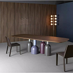 Обеденный стол деревянный с разноцветными фигурными ножками Cop варинант исполнения - 2 | Loft Concept в Уфе