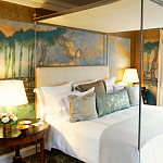 Обои ручная роспись Bamboo River Blossom Original colourway on Deep Rich Gold gilded paper with pearlescent antiquing варинант исполнения - 4 | Loft Concept в Уфе