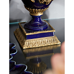 Подсвечник из темно-синего фарфора с бронзовыми элементами и цветами Eden Garden варинант исполнения - 6 | Loft Concept в Уфе