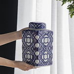 Ваза прямоугольной формы с крышкой и геометрическим узором в сине-белых цветах Blue & White Ornament  варинант исполнения - 8 | Loft Concept в Уфе