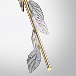 Подвесной светильник с золотистой вертикальной трубкой и декоративными прозрачными листьями из стекла Sylva  варинант исполнения - 8 | Loft Concept в Уфе