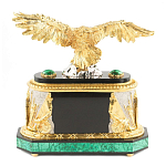 Часы настольные из натурального камня Малахит с декором в виде орла в подарочной коробке Eagle Stone Clock варинант исполнения - 4 | Loft Concept в Уфе