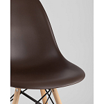Пластиковый стул на ножках из массива бука Eames Brown варинант исполнения - 2 | Loft Concept в Уфе