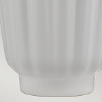 Настольная лампа с белым конусным абажуром и ребристым керамическим основанием Quintiesse варинант исполнения - 6 | Loft Concept в Уфе