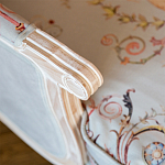 Двухместный диван из массива бука серый с растительным орнаментом Raffael Blue Grey Sofa варинант исполнения - 3 | Loft Concept в Уфе