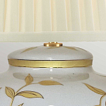 Настольная лампа с фарфоровым основанием бежевого цвета с рисунком и плиссированным абажуром на темной подставке Elstead Lighting варинант исполнения - 8 | Loft Concept в Уфе