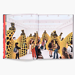 Книга по искусству Yayoi Kusama: I Spend Each Day Embracing Flowers варинант исполнения - 4 | Loft Concept в Уфе
