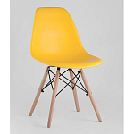 Пластиковый стул на ножках из массива бука Eames Yellow варинант исполнения - 1 | Loft Concept в Уфе