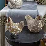 Статуэтка курица с резными белыми цветами на бежевой фактурной поверхности Rustic Chicken варинант исполнения - 4 | Loft Concept в Уфе