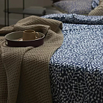 Постельное белье темно-синего цвета с рисунком Blossom Essence Sophie варинант исполнения - 7 | Loft Concept в Уфе