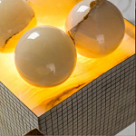 Настольная лампа с основанием из 24 выточенных сферических камней Through Stone варинант исполнения - 5 | Loft Concept в Уфе