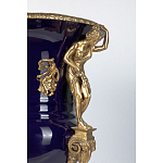 Ваза темно-синего цвета из фарфора с бронзовыми ручками в виде фигур Eden Garden porcelain and bronze варинант исполнения - 5 | Loft Concept в Уфе