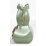 Ваза зеленого цвета из фарфора с бронзовыми ручками в виде драконов и рельефным цветочным декором Eden Garden porcelain and bronze варинант исполнения - 3 | Loft Concept в Уфе