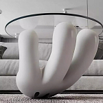 Дизайнерский журнальный стол с круглой прозрачной столешницей на белом фигурном основании Luqak варинант исполнения - 3 | Loft Concept в Уфе