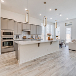 Подвесной светильник золотого цвета с двумя вытянутыми овальными рамками в форме скрепки Eurofase варинант исполнения - 7 | Loft Concept в Уфе