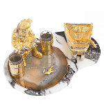 Икорница со стопками с декором "Рыбак с санями" с гравировкой на подставке из натуральных камней Агат Мрамор Decorative Cavair Dishes варинант исполнения - 7 | Loft Concept в Уфе