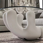 Дизайнерский журнальный стол с круглой прозрачной столешницей на белом фигурном основании Luqak варинант исполнения - 4 | Loft Concept в Уфе