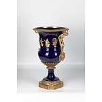 Ваза темно-синего цвета из фарфора с бронзовыми ручками в виде фигур Eden Garden porcelain and bronze варинант исполнения - 1 | Loft Concept в Уфе