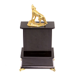 Часы настольные с декором в виде волка из натурального камня Офиокальцит Wolf Stone Clock варинант исполнения - 4 | Loft Concept в Уфе