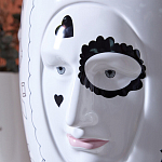 Ваза с декоративными лицами и графическими элементами в виде сердец и символов Faces of Imagination варинант исполнения - 6 | Loft Concept в Уфе