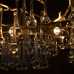 Потолочная люстра в виде ветвей деревьев золотого цвета с прозрачными подвесками-каплями Droplet Chandelier варинант исполнения - 6 | Loft Concept в Уфе