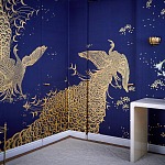 Обои ручная роспись в стиле Арт-деко Whistler Peacocks Colourway SC-100 on Empire Blue dyed silk варинант исполнения - 2 | Loft Concept в Уфе