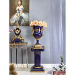 Ваза темно-синего цвета из фарфора с бронзовыми ручками в виде фигур Eden Garden porcelain and bronze варинант исполнения - 9 | Loft Concept в Уфе