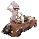 Статуэтка фарфоровая Девушка с автомобилем Charming Statuette варинант исполнения - 2 | Loft Concept в Уфе