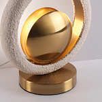 Настольная лампа с бежевым текстурным кольцом и латунным шаром в центре Tactile   варинант исполнения - 8 | Loft Concept в Уфе