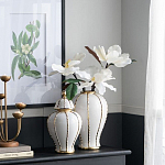 Ваза белая с крышкой и золотистыми вертикальными полосками Chinoiserie Ceramics варинант исполнения - 1 | Loft Concept в Уфе