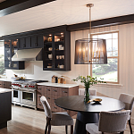 Люстра цвета латунь с 6-ю лампами свечами внутри цилиндрического абажура из черных металлических реек Kichler варинант исполнения - 8 | Loft Concept в Уфе