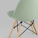 Пластиковый стул на ножках из массива бука Eames Mint варинант исполнения - 6 | Loft Concept в Уфе