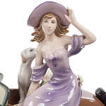 Статуэтка фарфоровая Девушка с автомобилем Charming Statuette варинант исполнения - 1 | Loft Concept в Уфе